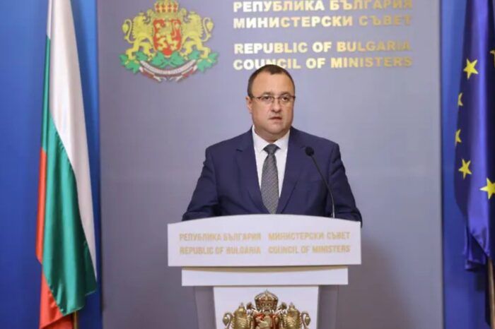 Министър Иванов поиска две оставки в АПИ, но не и на шефа