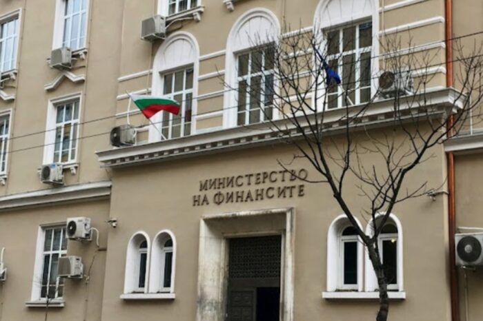 Списъкът с рискови стоки расте: бизнесът алармира за рекет и блокиране на доставки