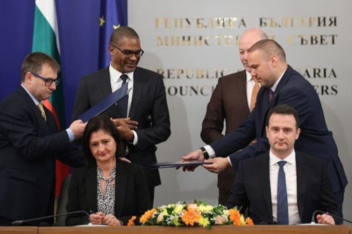 България и „Шел“ подписаха договор за проучване на нефт и газ в Черно море