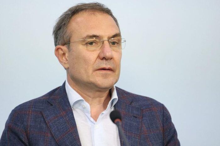 Гуцанов: Българите трябва да осъзнаят важността на трудовите договори за защита на правата им