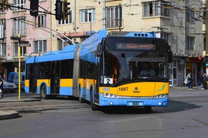 София трети ден без наземен транспорт въпреки работещото метро
